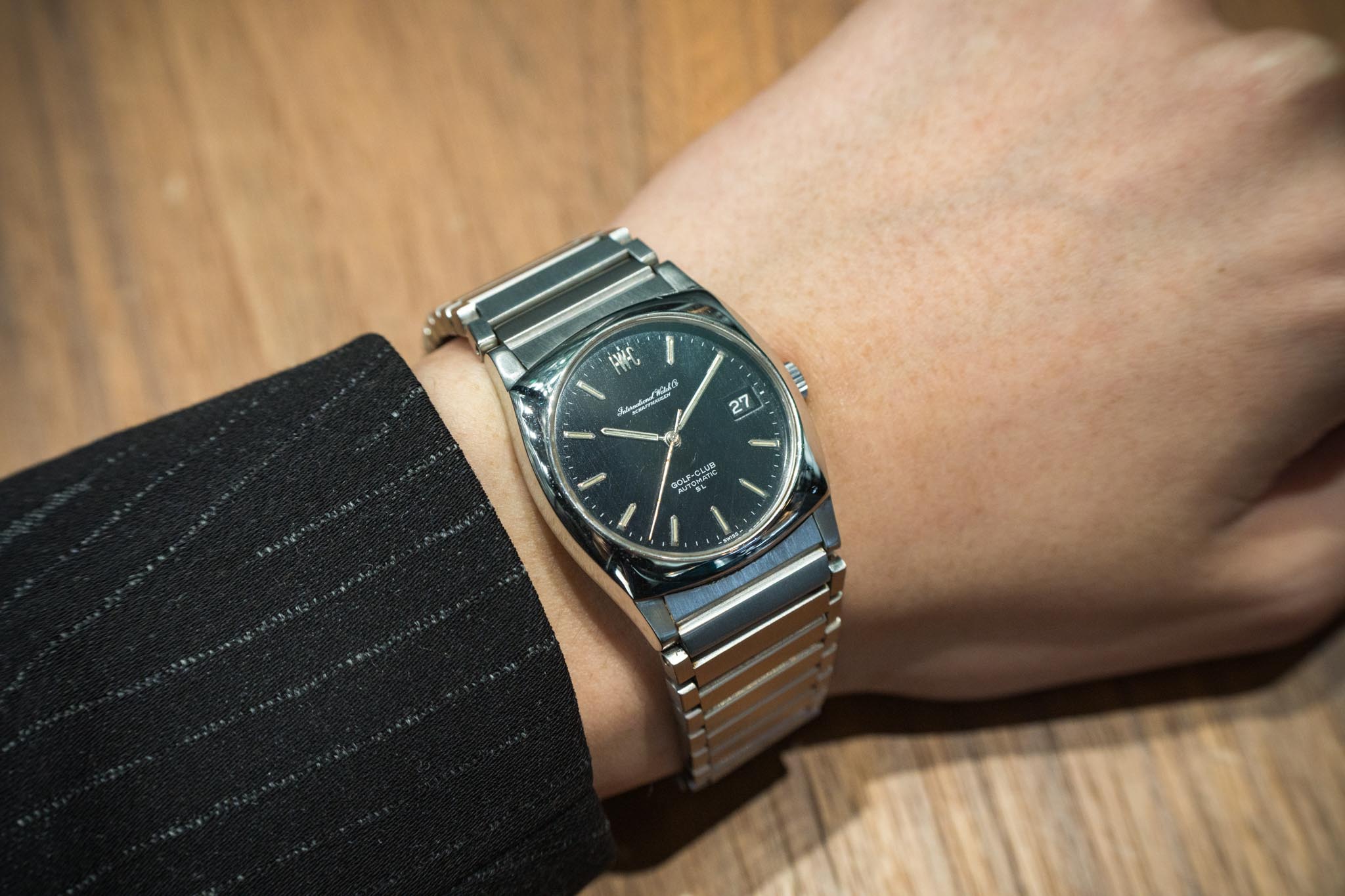 IWC ゴルフクラブ ブラックダイヤル Cal.8541B 1970年代製 – 黒船時計